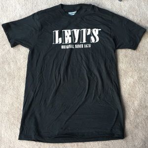 Brand New, Never Worn Black Levi’s T-Shirt Small